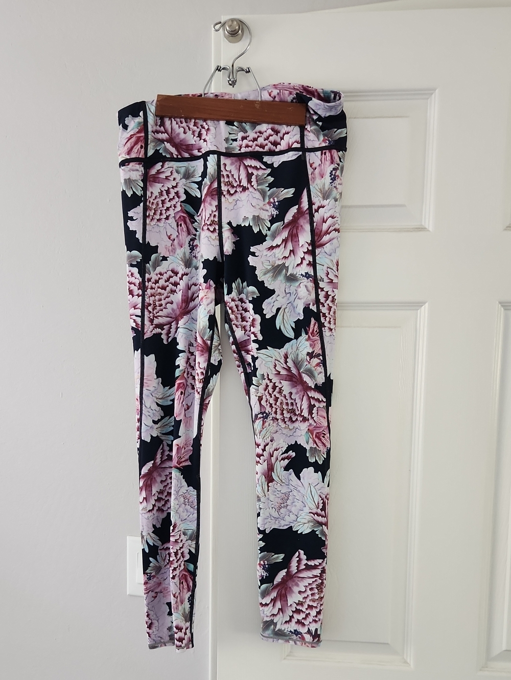 Athleta Floral Print Leggings - Pink on Navy